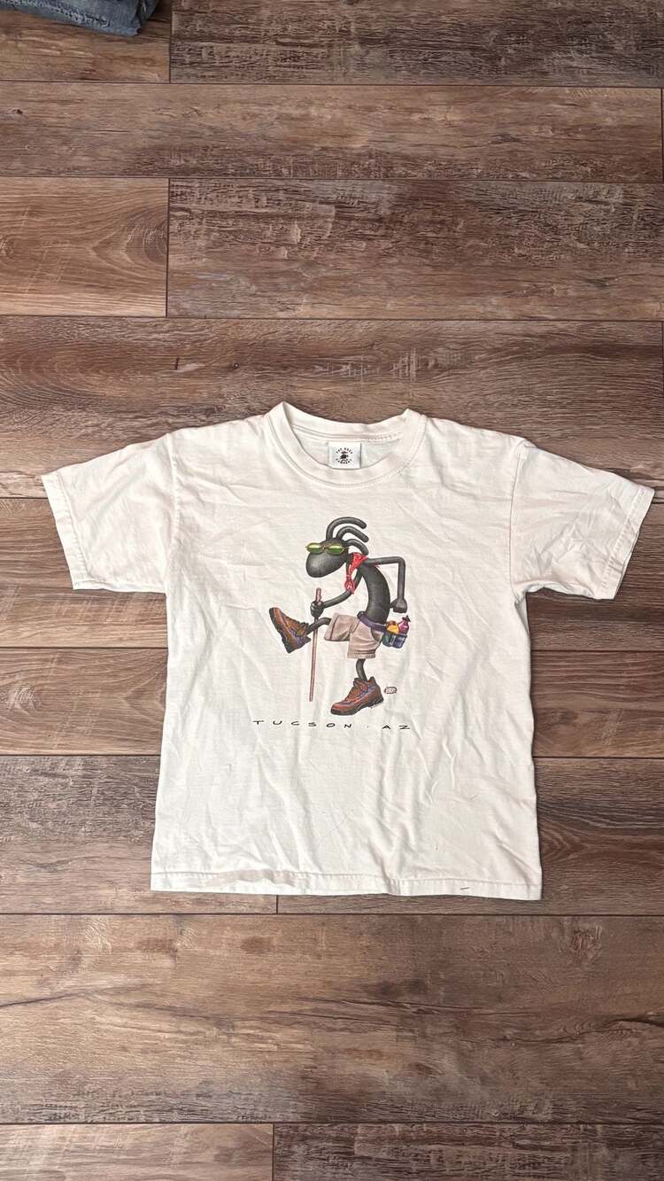Vintage The Duck Company Tucson AZ Kokopelli Hiker Graphic T-Shirt